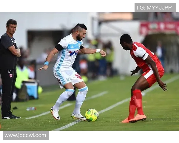 尼姆与洛里昂历史交锋回顾及球队发展历程探讨 尼姆与洛里昂历史交锋回顾及球队发展历程探讨